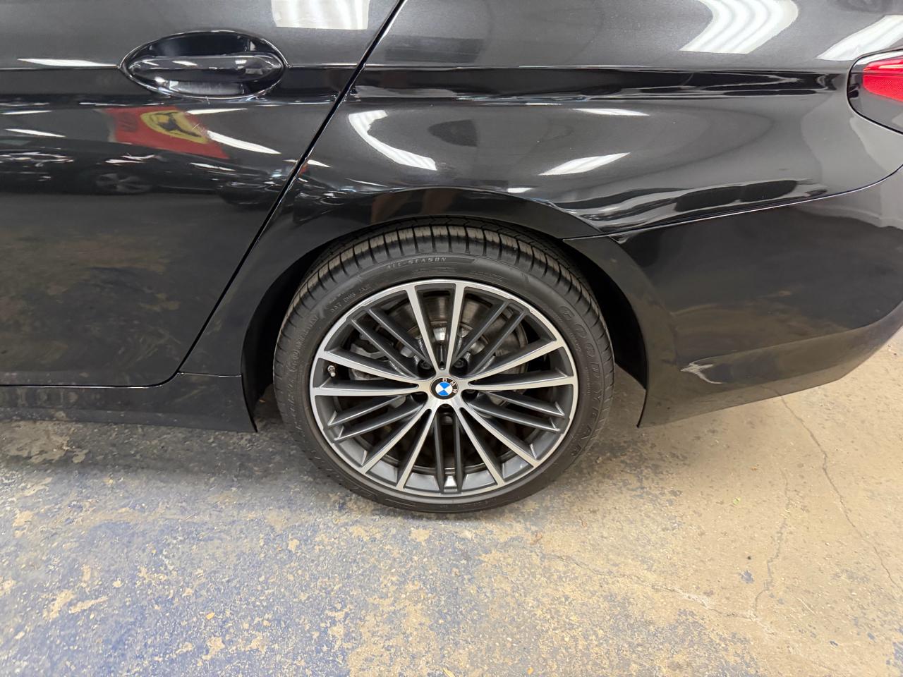 BMW 5-Series 530i xDrive 2022