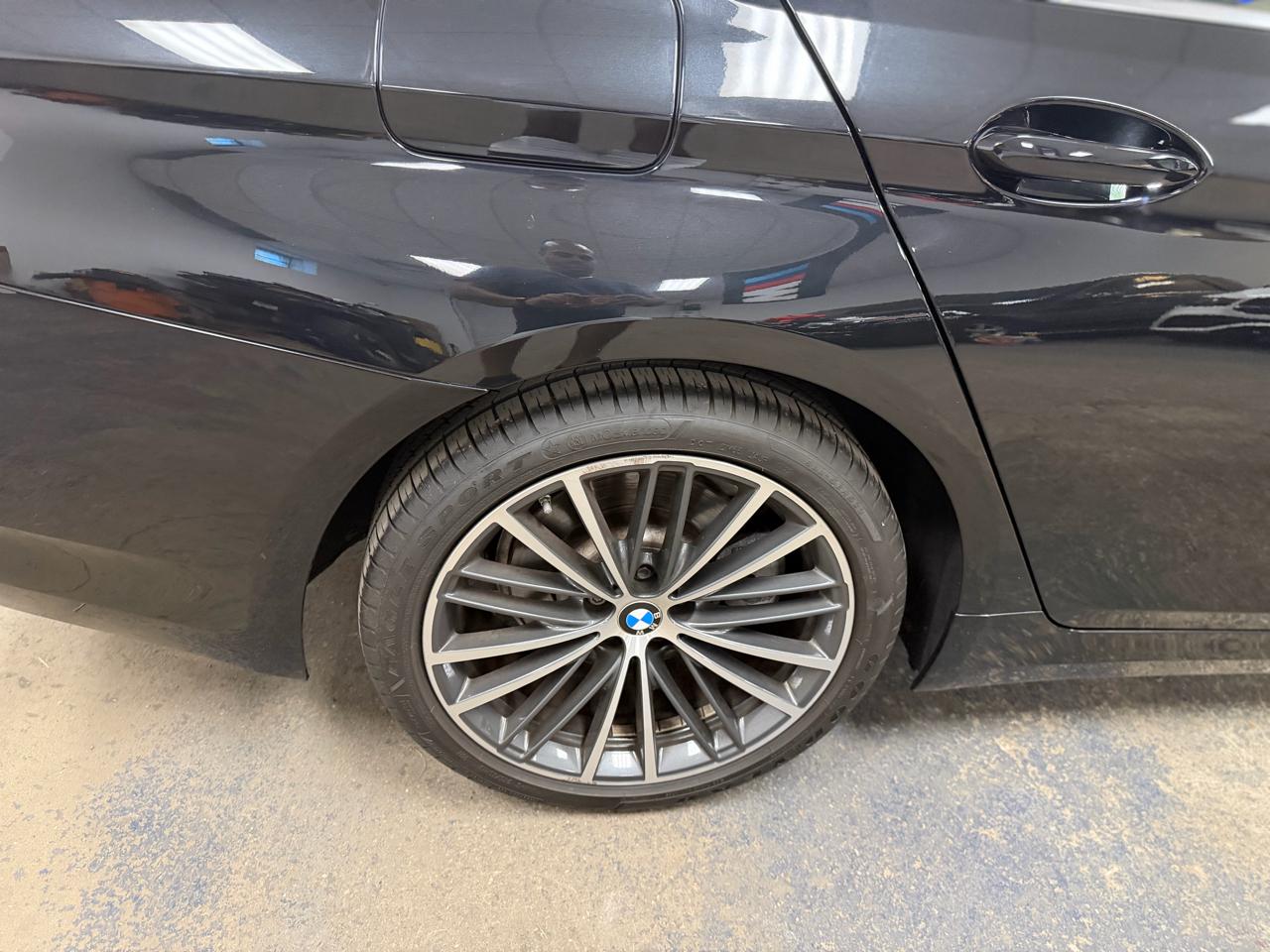 BMW 5-Series 530i xDrive 2022