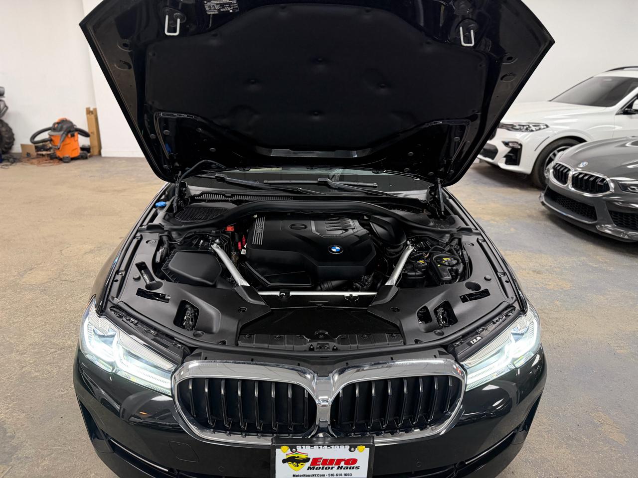 BMW 5-Series 530i xDrive 2022