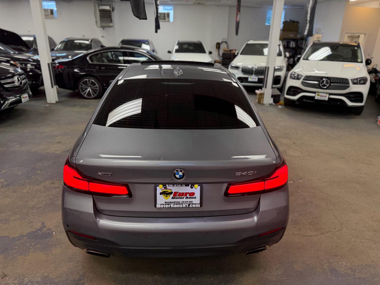 BMW 5-Series 540i xDrive 2023