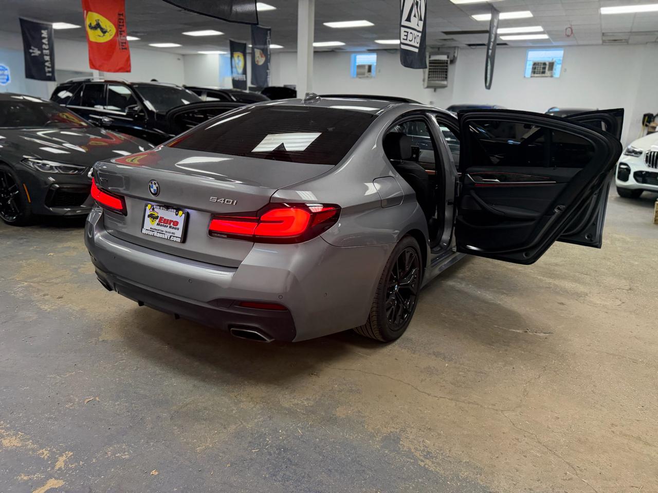 BMW 5-Series 540i xDrive 2023