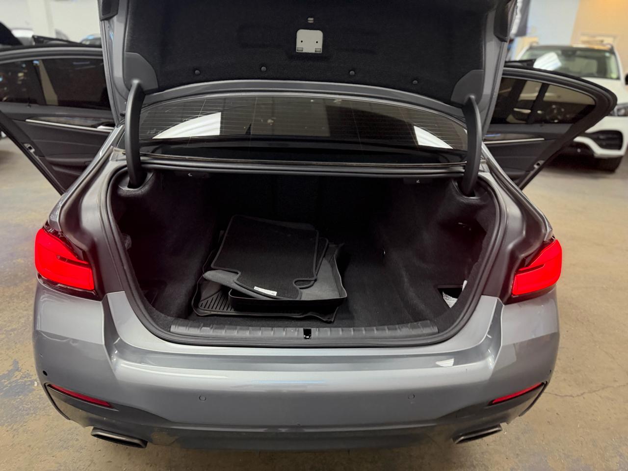 BMW 5-Series 540i xDrive 2023