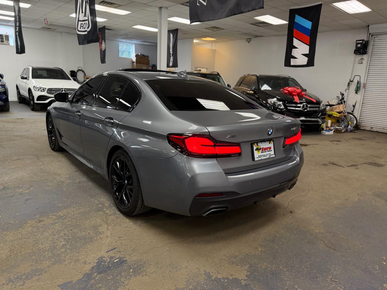 BMW 5-Series 540i xDrive 2023