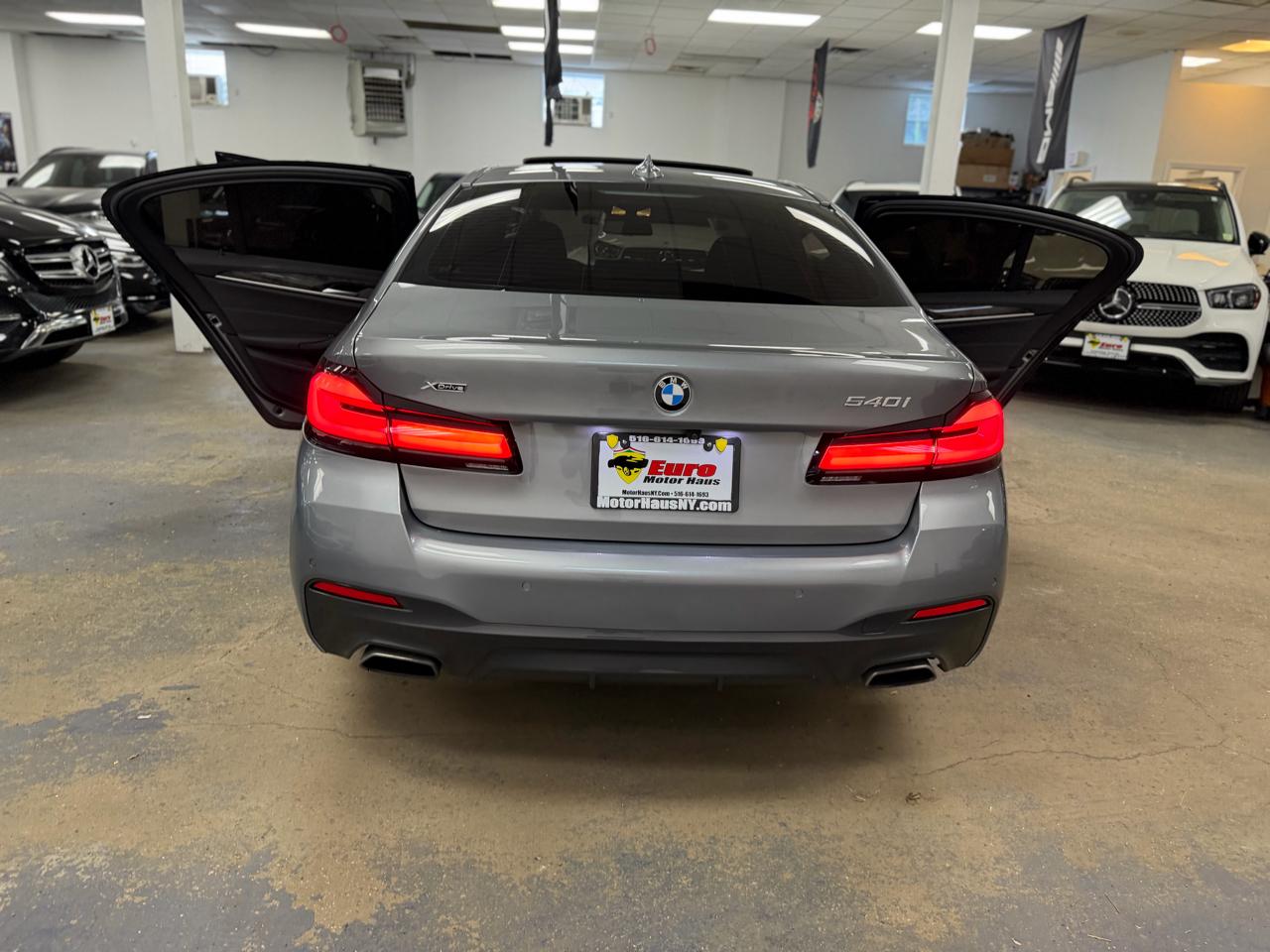 BMW 5-Series 540i xDrive 2023
