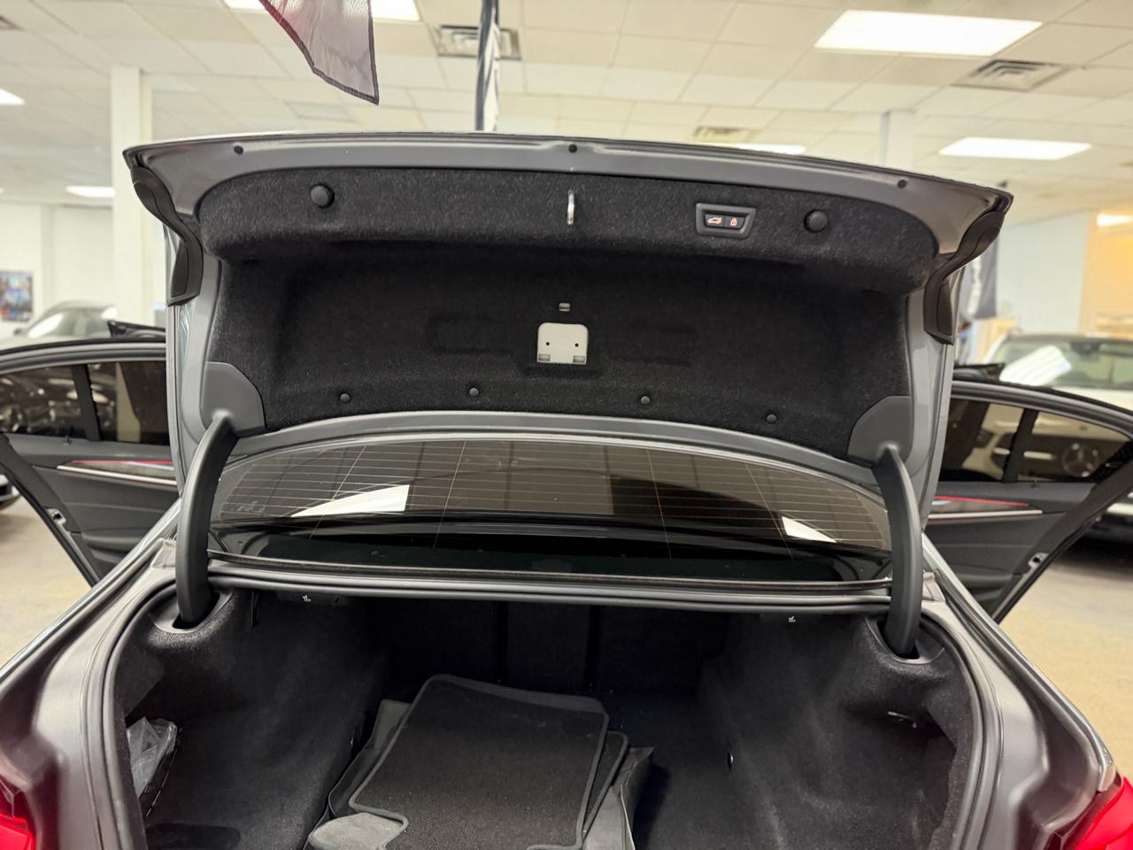 BMW 5-Series 540i xDrive 2023