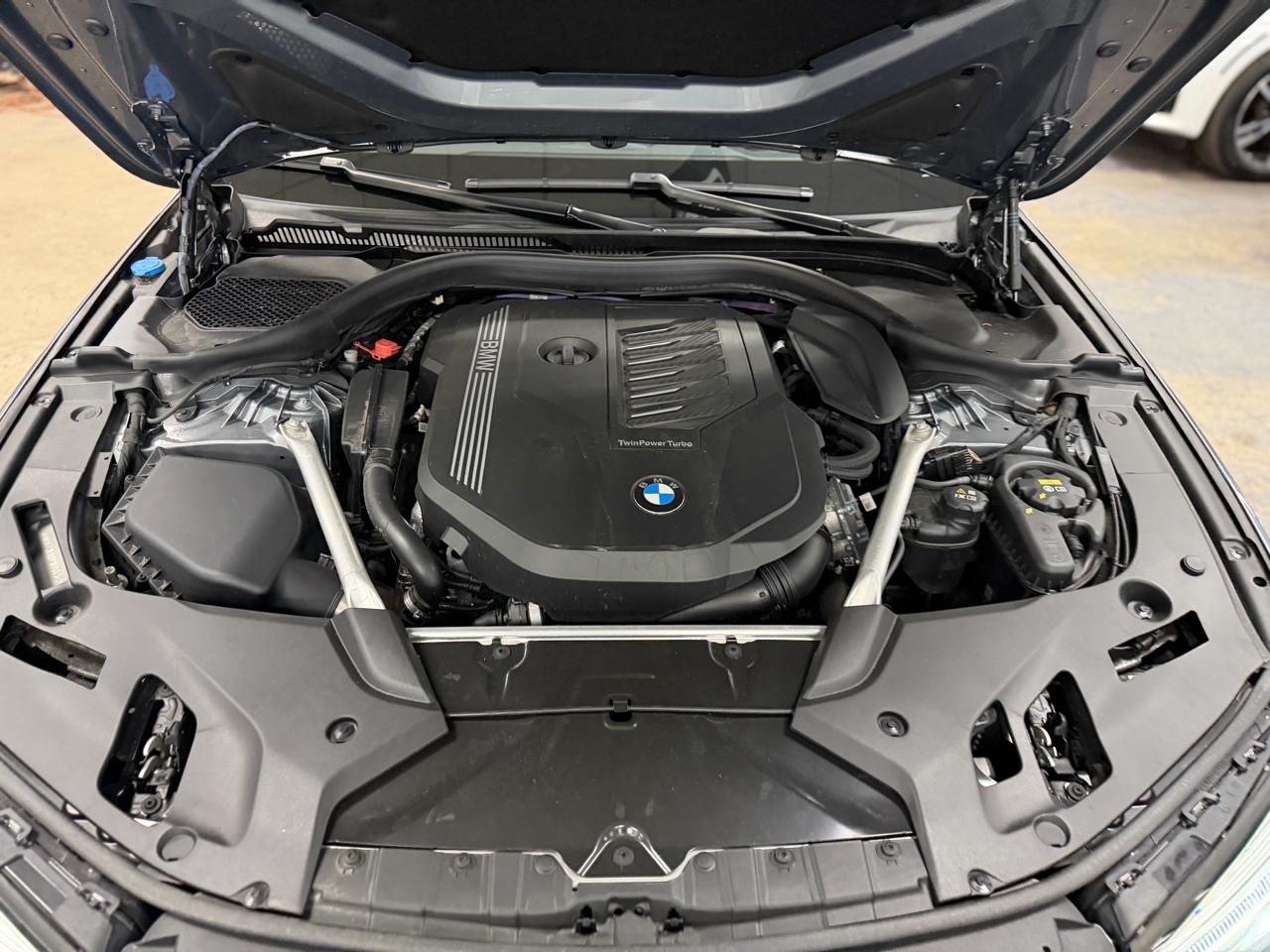 BMW 5-Series 540i xDrive 2023