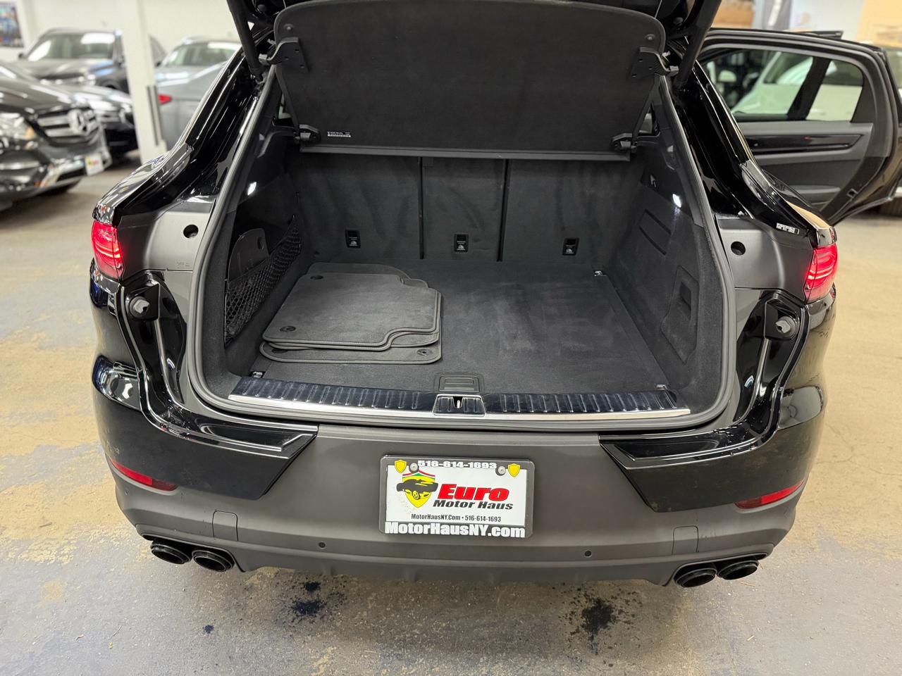 Porsche Cayenne S Coupe 2021