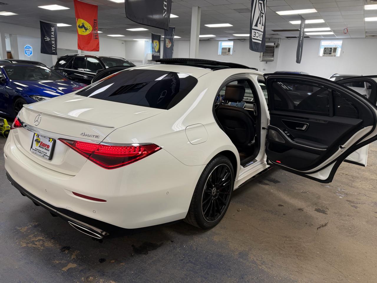 Mercedes-Benz S-Class S500 4MATIC 2023