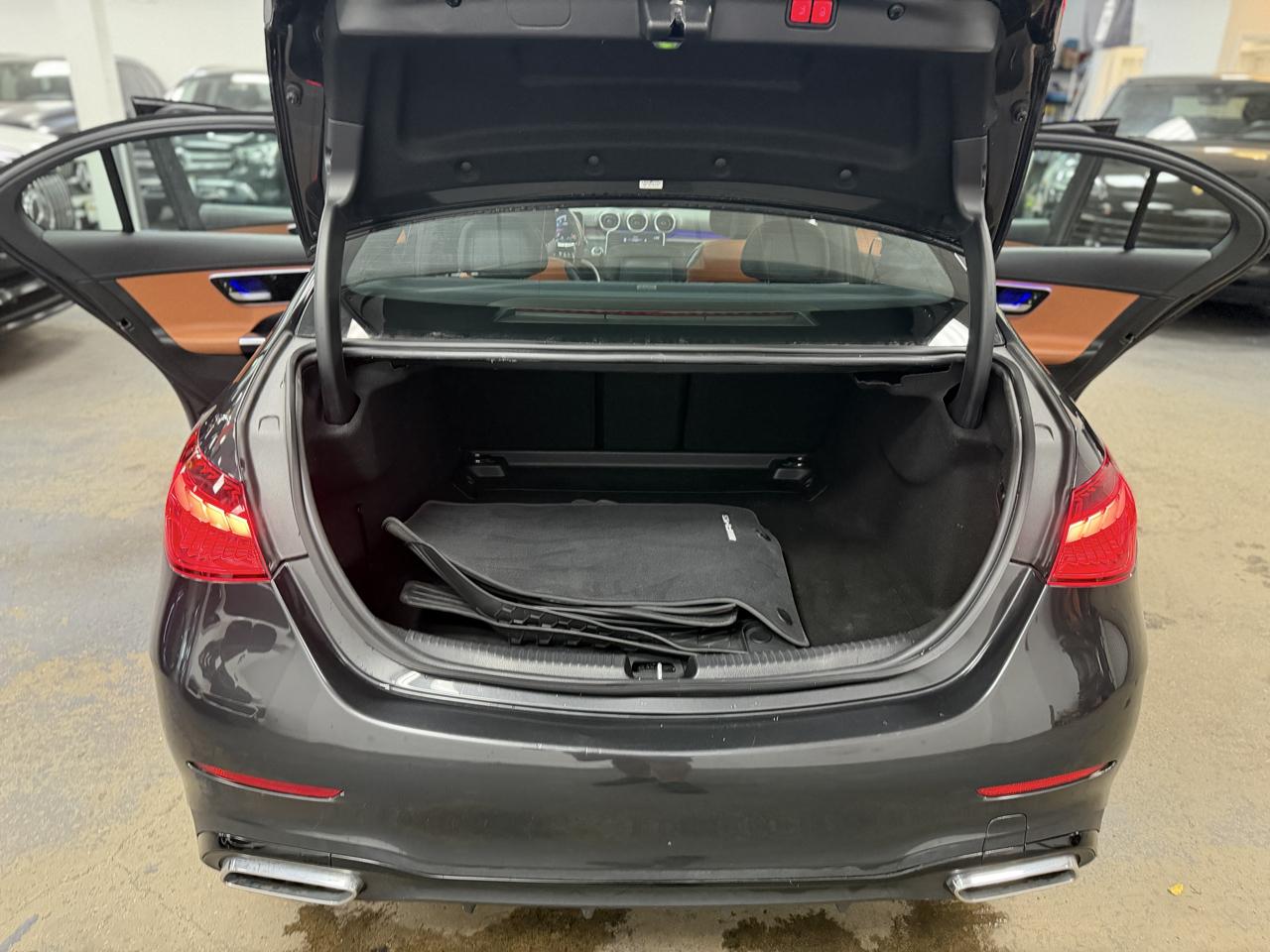 Mercedes-Benz C-Class C300 4MATIC Sedan 2023