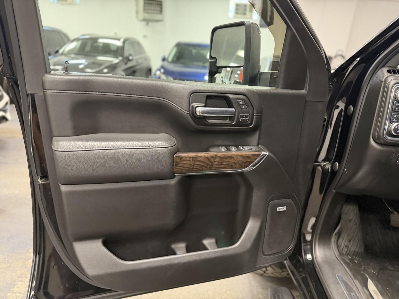 GMC Sierra 3500HD Denali Crew Cab 4WD 2020