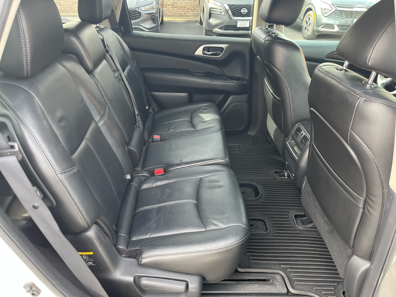 Nissan Pathfinder 4WD 4dr SL 2014 Nissan Pathfinder 4WD 4dr SL 2014