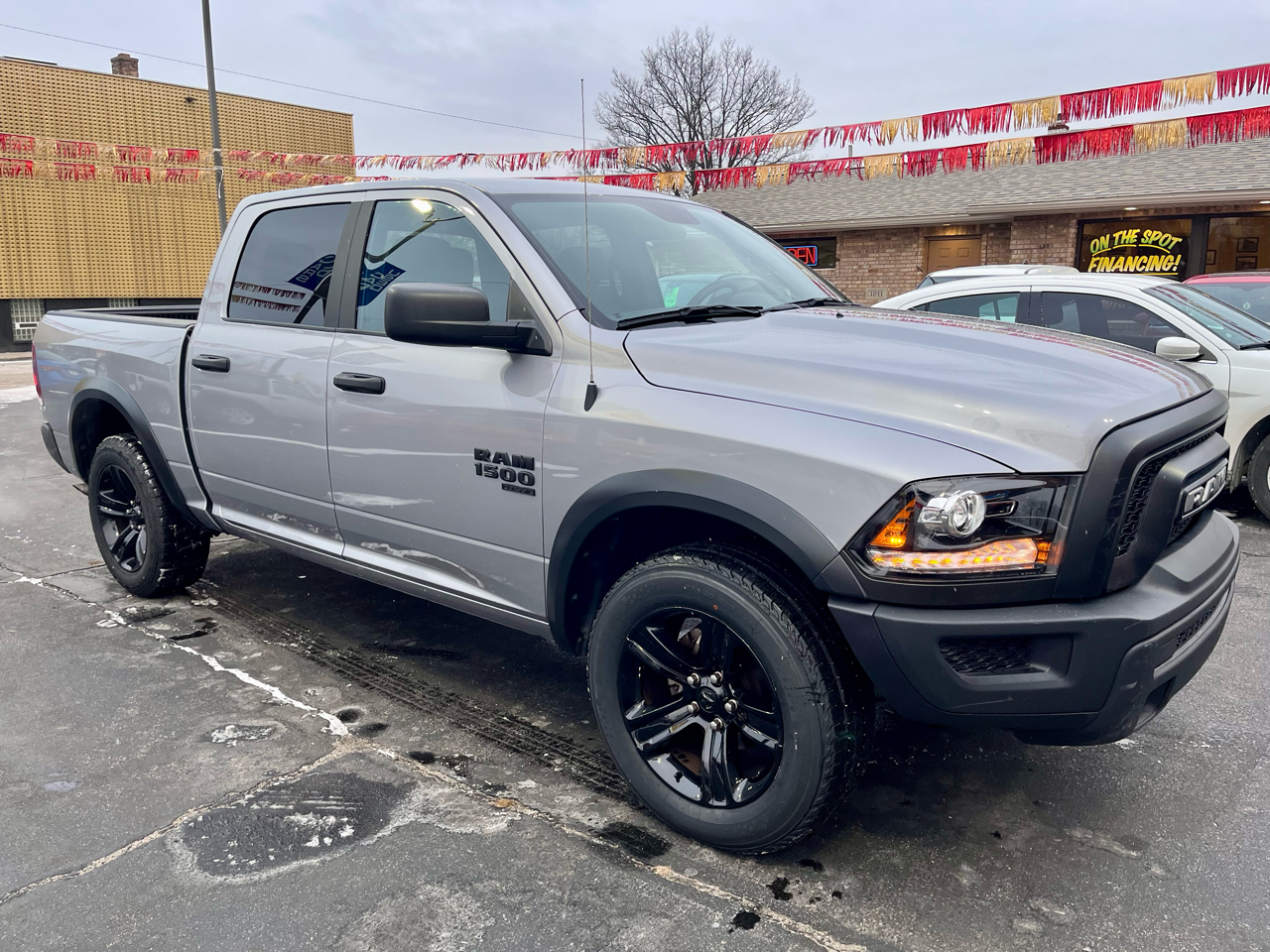 RAM 1500 Classic Warlock 4x4 Crew Cab 5'7" Box 2024