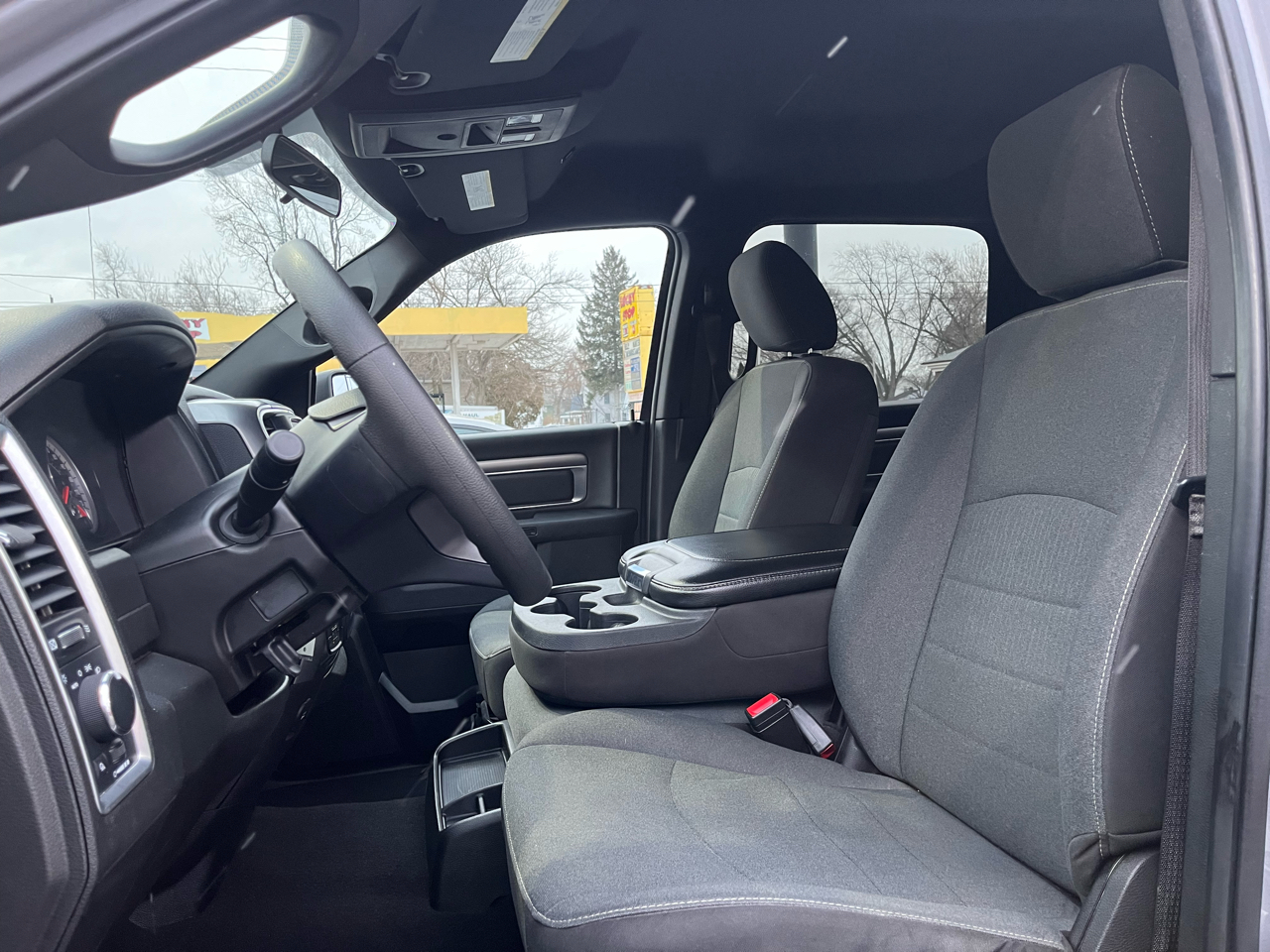 RAM 1500 Classic Warlock 4x4 Crew Cab 5'7" Box 2024