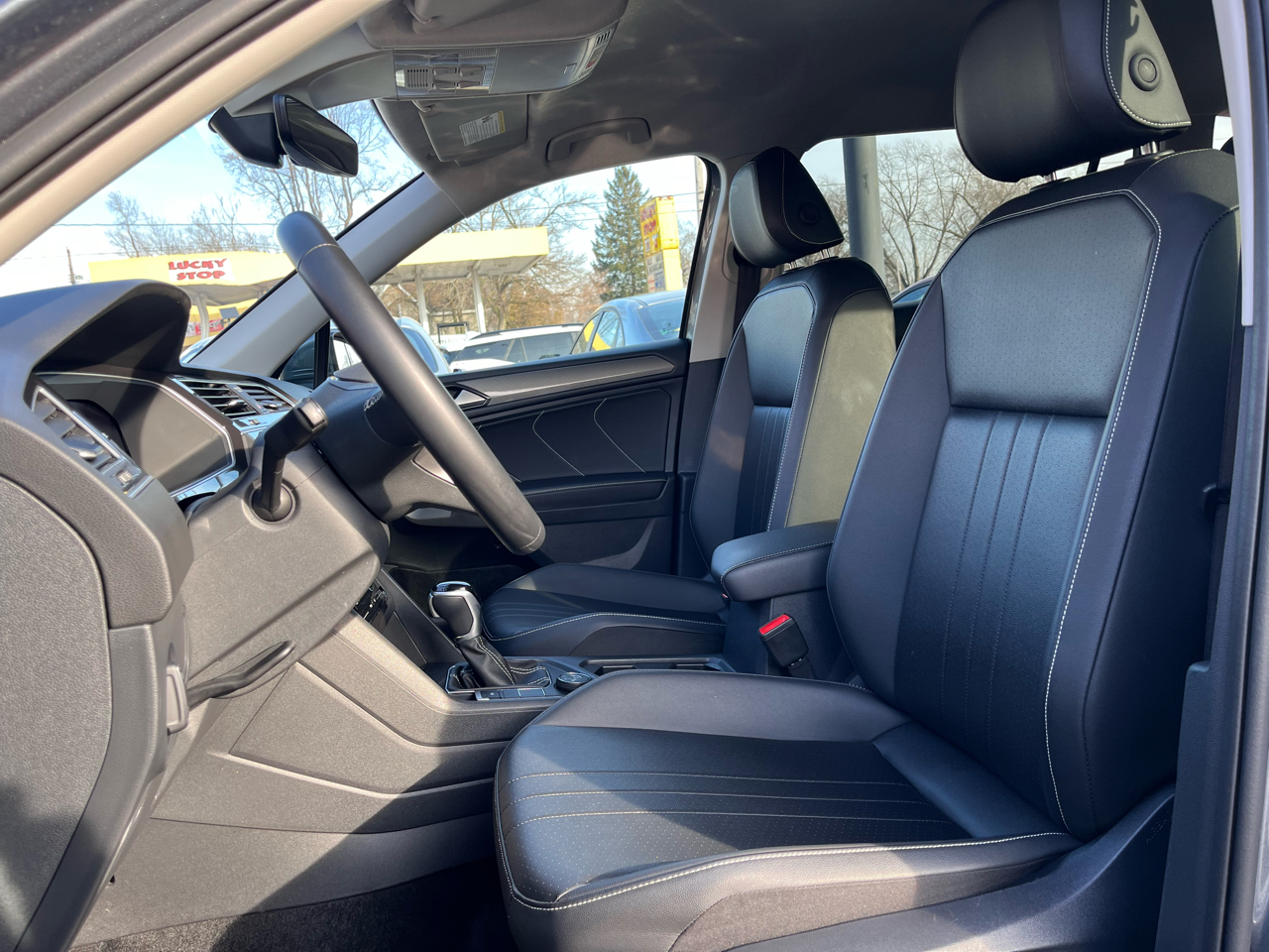 Volkswagen Tiguan 4MOTION 4dr Auto SE 2024