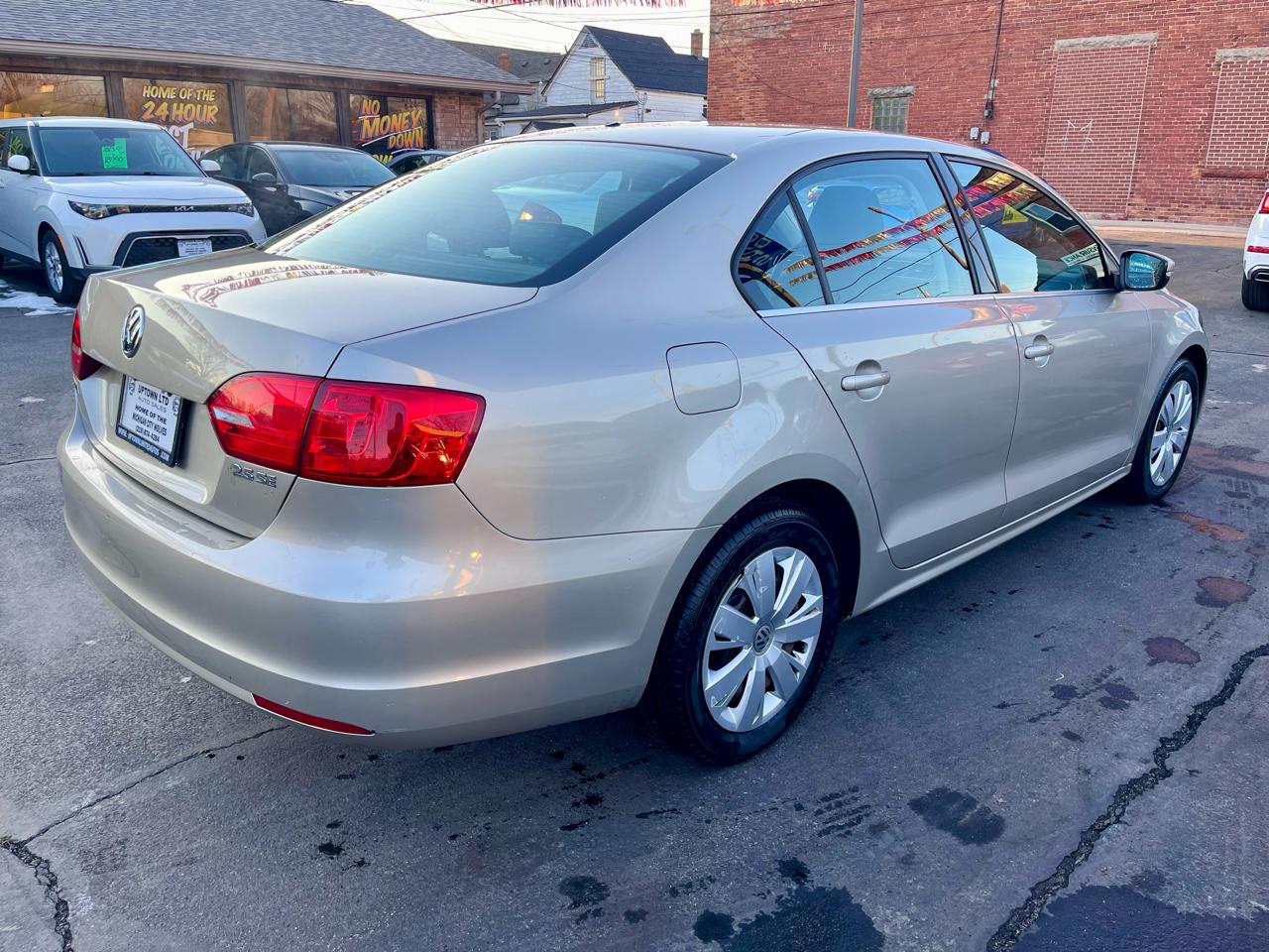 Volkswagen Jetta Sedan 4dr Auto SE PZEV 2013