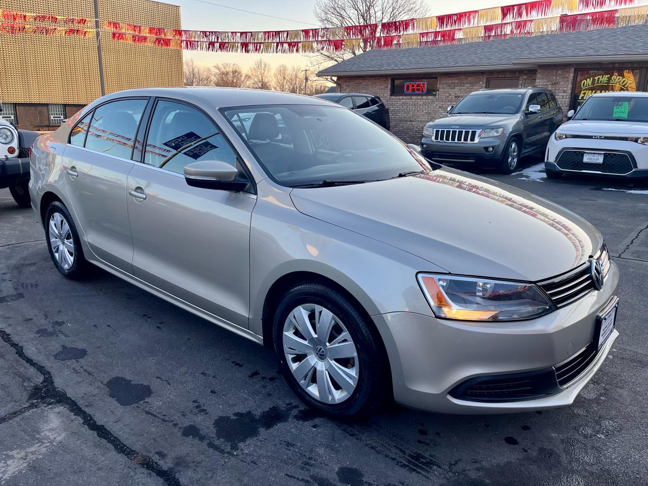 Volkswagen Jetta Sedan 4dr Auto SE PZEV 2013
