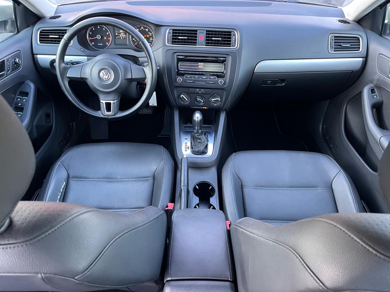 Volkswagen Jetta Sedan 4dr Auto SE PZEV 2013