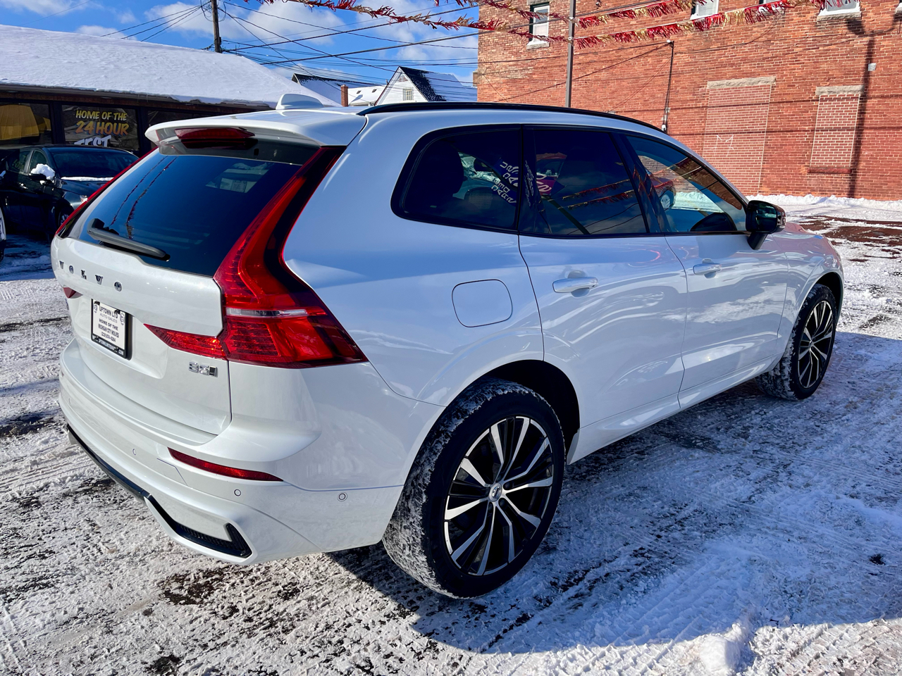 Volvo XC60 B5 AWD Plus Dark Theme 2024