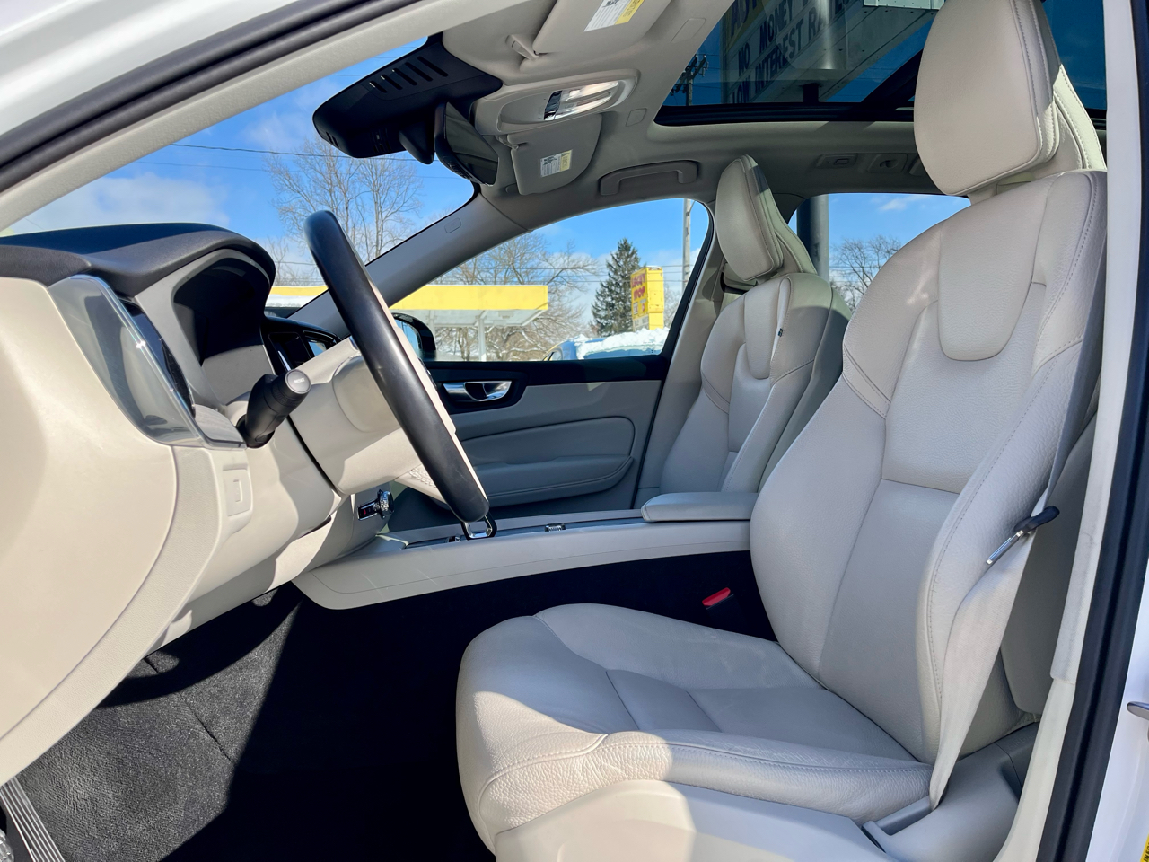 Volvo XC60 B5 AWD Plus Dark Theme 2024