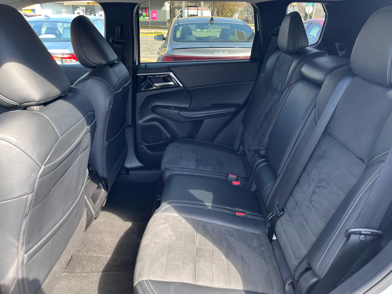 Mitsubishi Outlander SE S-AWC 2024