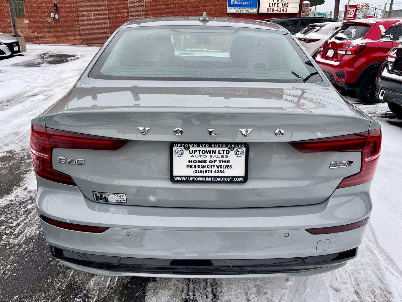 Volvo S60 B5 AWD Core Dark Theme 2024