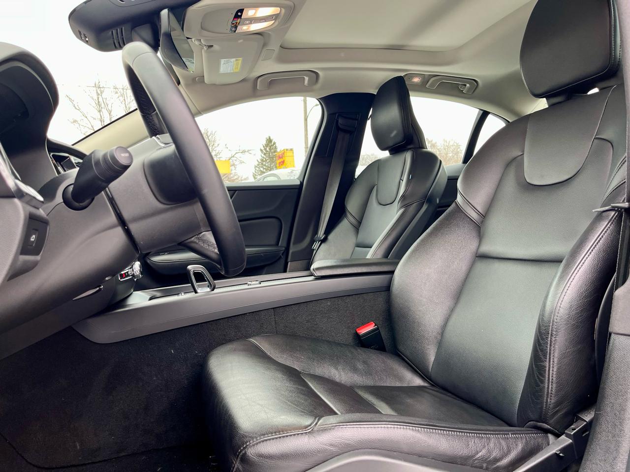 Volvo S60 B5 AWD Core Dark Theme 2024