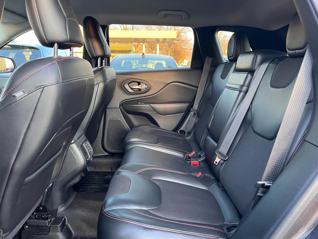 Jeep Cherokee 4WD 4dr Trailhawk 2015