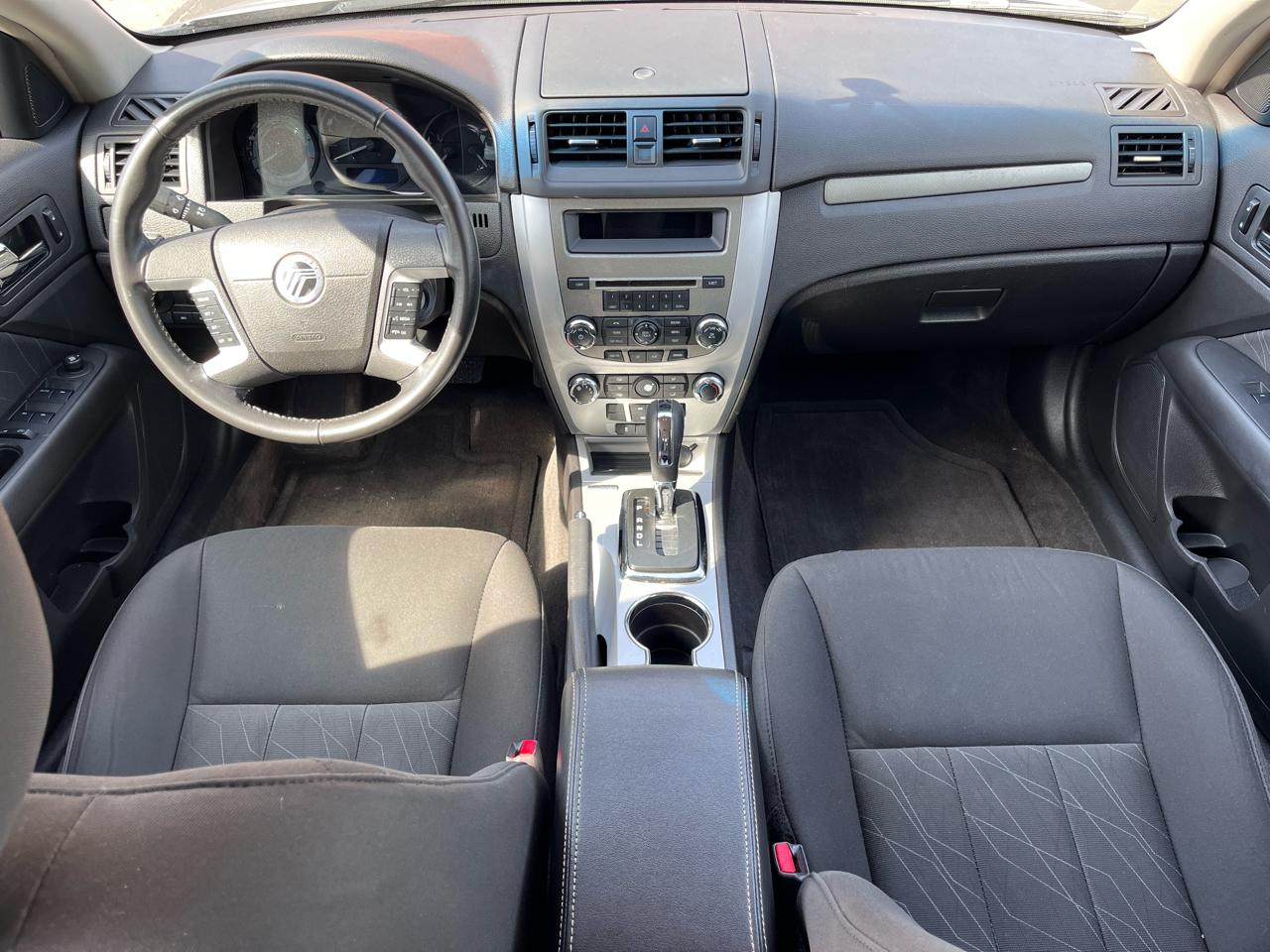 Mercury Milan 4dr Sdn FWD 2010