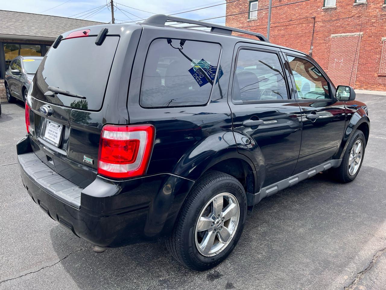 Ford Escape 4WD 4dr XLT 2011