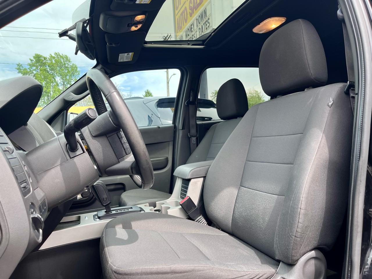 Ford Escape 4WD 4dr XLT 2011