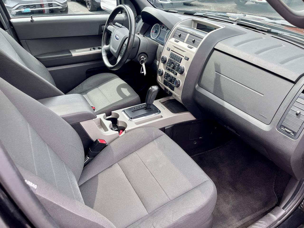 Ford Escape 4WD 4dr XLT 2011