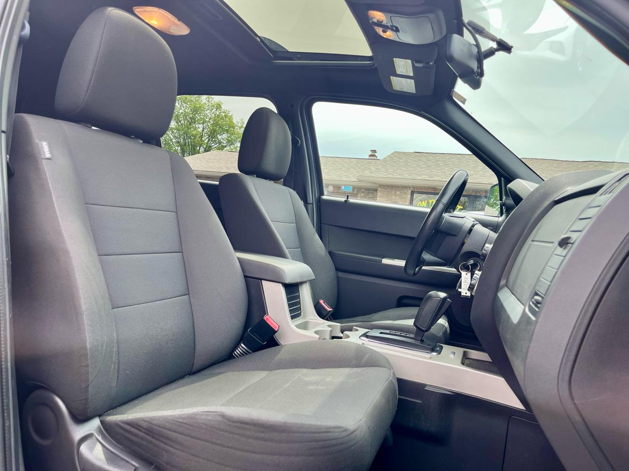 Ford Escape 4WD 4dr XLT 2011