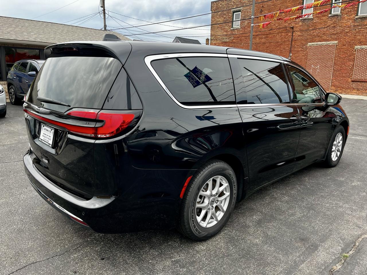 Chrysler Pacifica Select FWD 2025