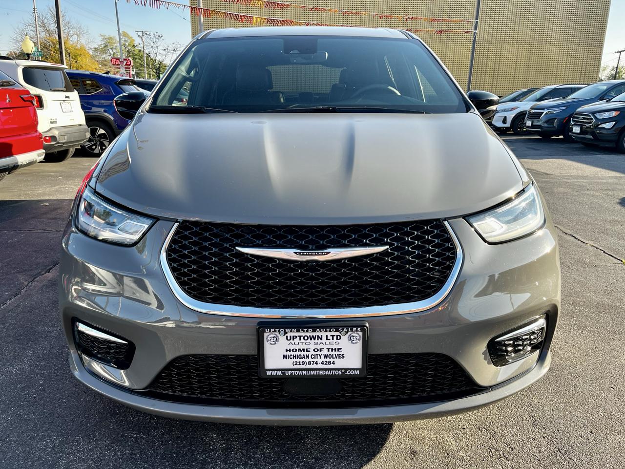 Chrysler Pacifica Select FWD 2025
