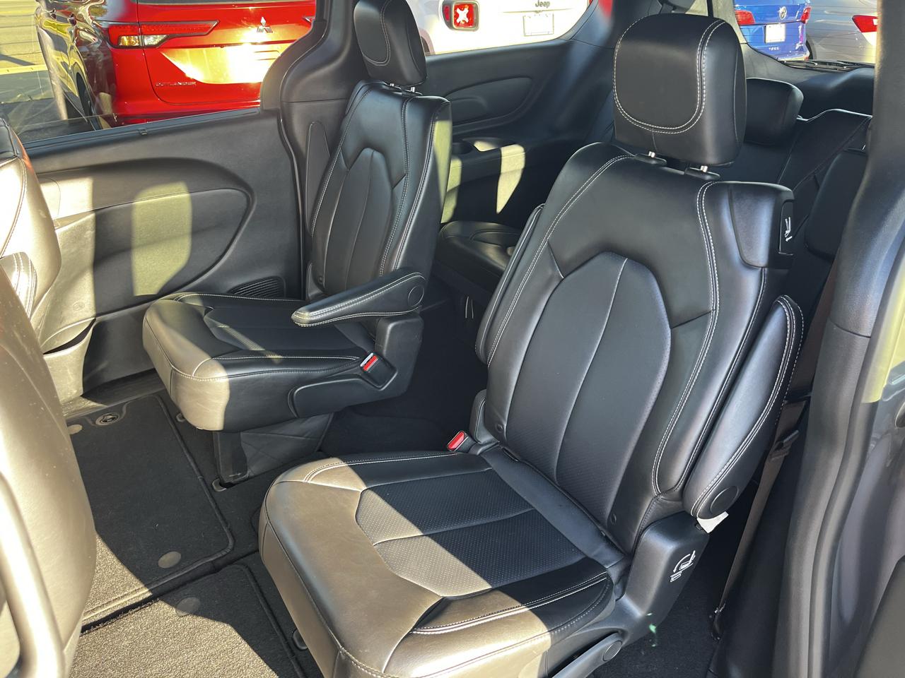 Chrysler Pacifica Select FWD 2025
