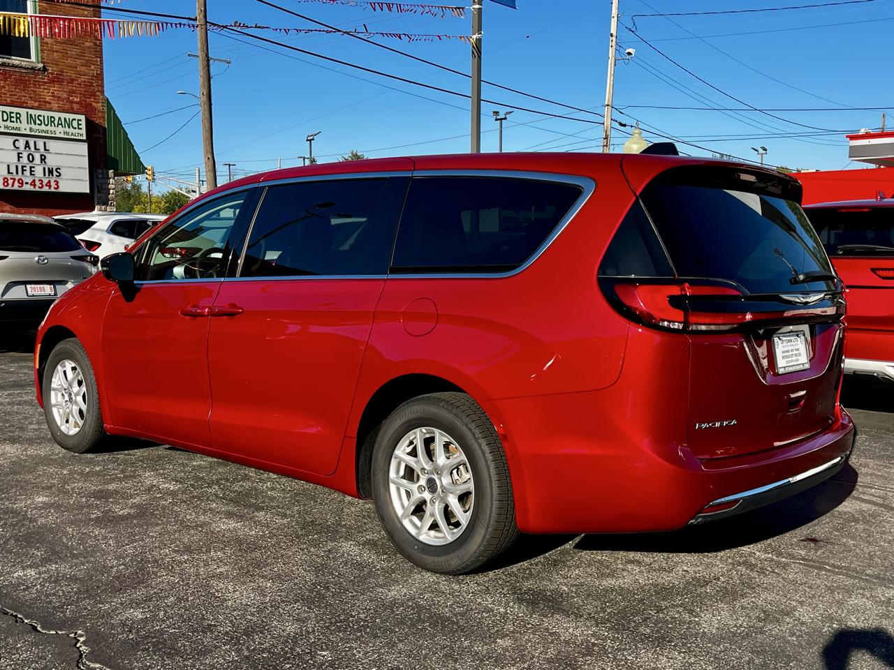 Chrysler Pacifica Touring L FWD 2024
