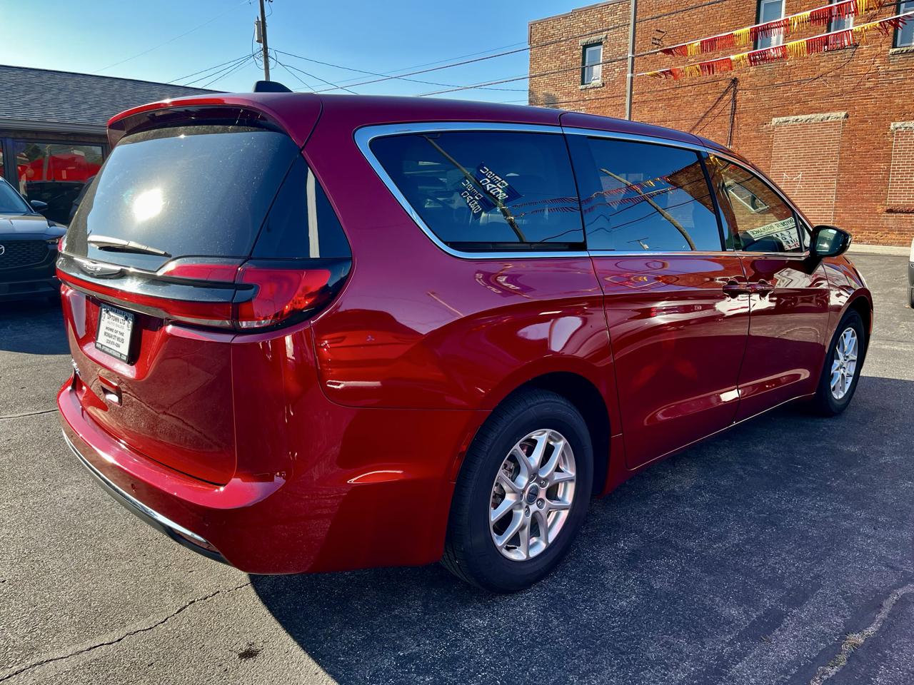 Chrysler Pacifica Touring L FWD 2024