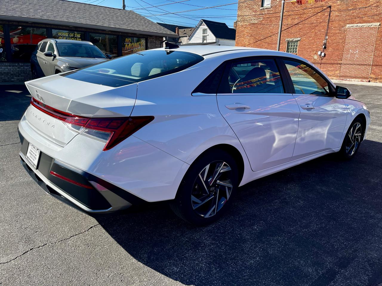 Hyundai Elantra SEL Convenience IVT 2025