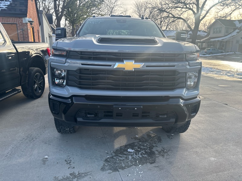 Chevrolet Silverado 2500HD Custom Crew Cab Short Box 4WD 2025