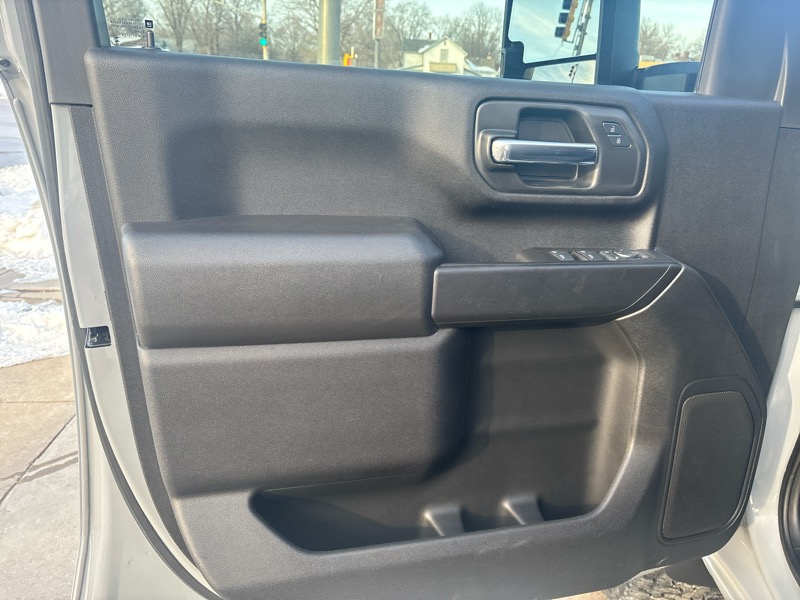 Chevrolet Silverado 2500HD Custom Crew Cab Short Box 4WD 2025