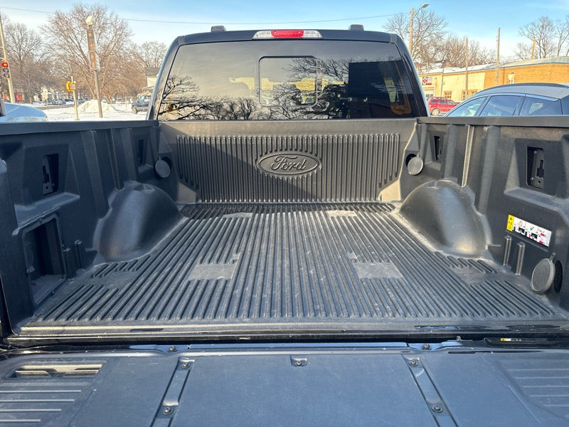 Ford F-150 4WD SuperCrew 145" XLT 2023