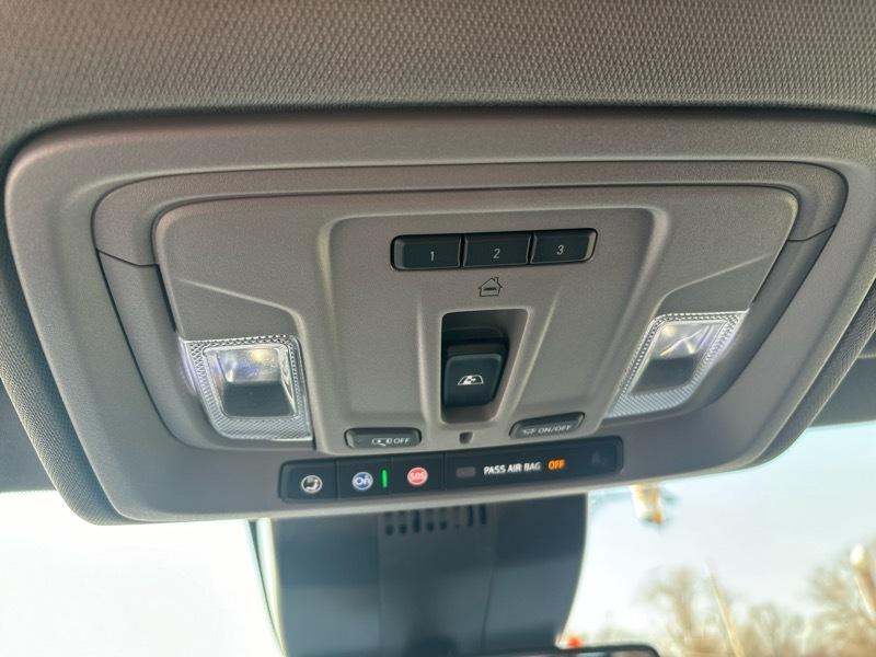 Chevrolet Silverado 1500 4WD Crew Cab 147" LT Trail Boss 2023