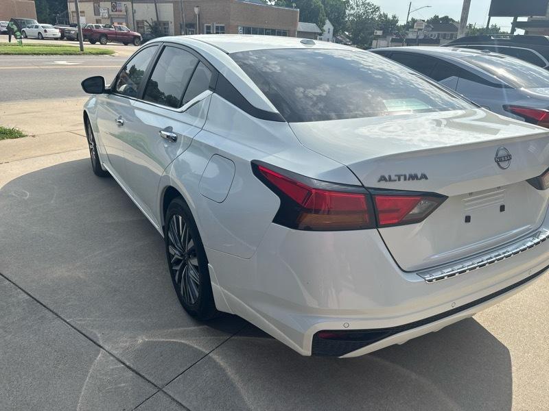 Nissan Altima 2.5 SV 2023