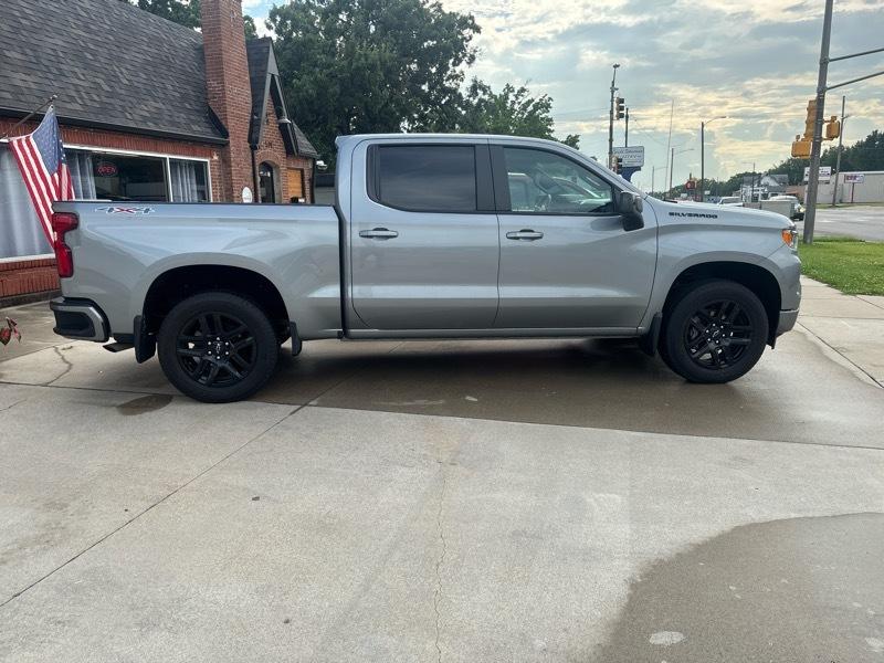 Chevrolet Silverado 1500 4WD Crew Cab 147" RST 2024