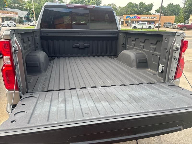 Chevrolet Silverado 1500 4WD Crew Cab 147" RST 2024