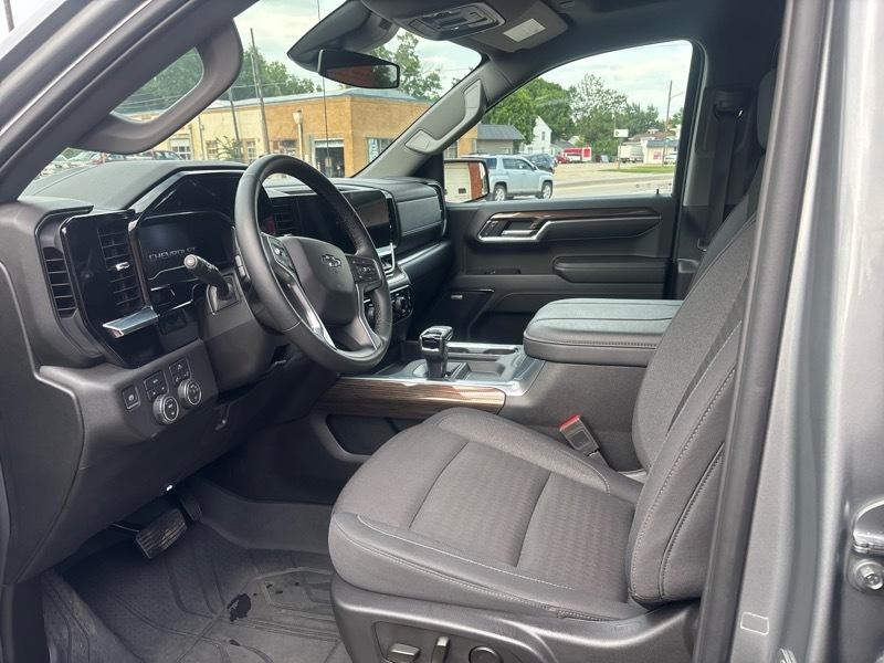 Chevrolet Silverado 1500 4WD Crew Cab 147" RST 2024