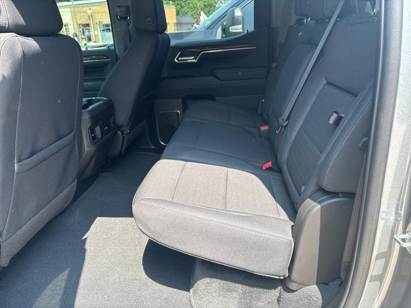 Chevrolet Silverado 1500 4WD Crew Cab 147" RST 2024