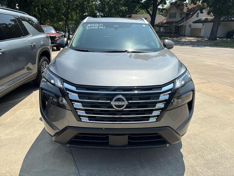 Nissan Rogue SV 2025