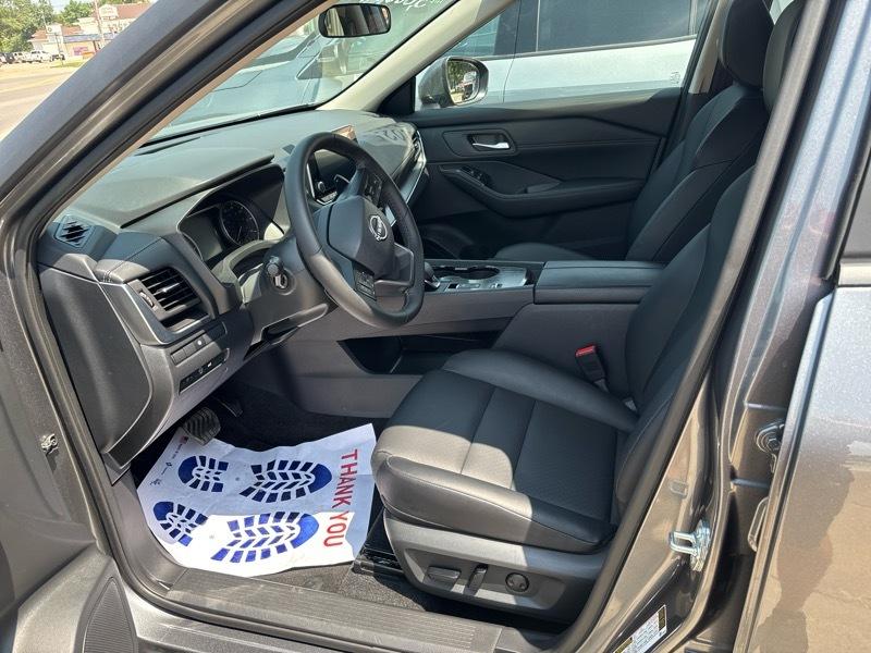 Nissan Rogue SV 2025