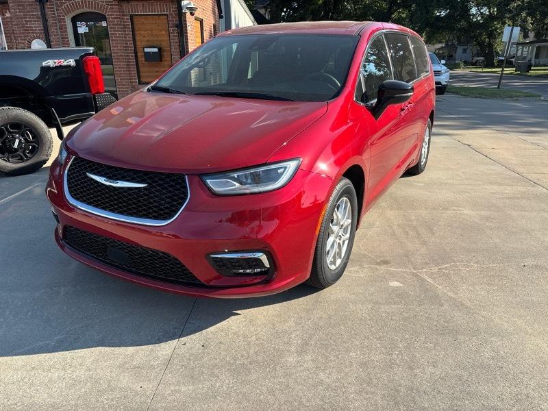 Chrysler Pacifica Select 2025